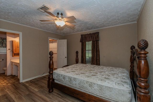 1450 Bassett Street, Orange, TX 77632