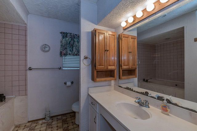 1450 Bassett Street, Orange, TX 77632