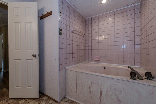 1450 Bassett Street, Orange, TX 77632