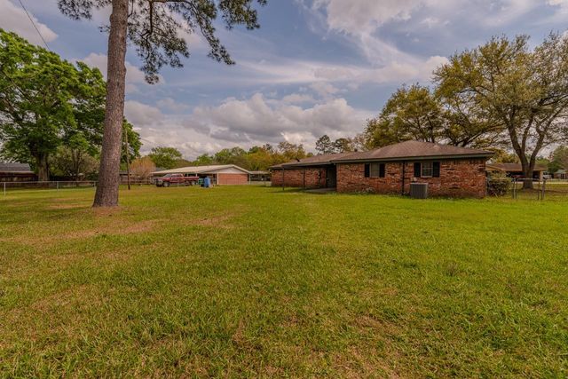 1450 Bassett Street, Orange, TX 77632