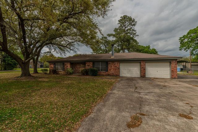 1450 Bassett Street, Orange, TX 77632