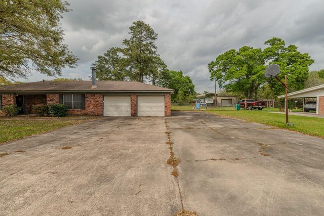 1450 Bassett Street, Orange, TX 77632