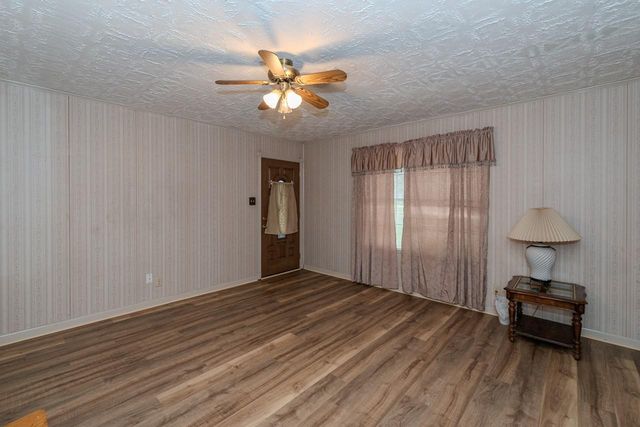 1450 Bassett Street, Orange, TX 77632