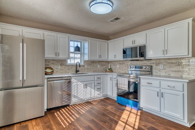 1033 Bush Ave, Oak Grove, KY 42262