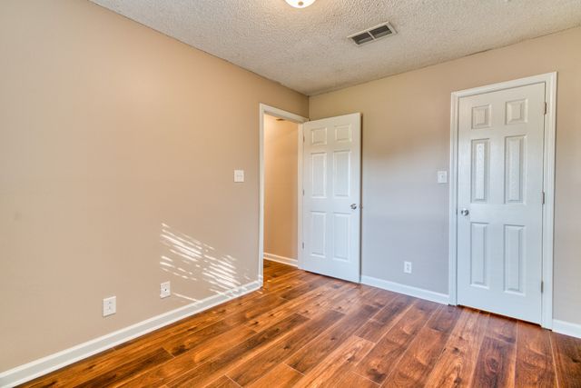 1033 Bush Ave, Oak Grove, KY 42262