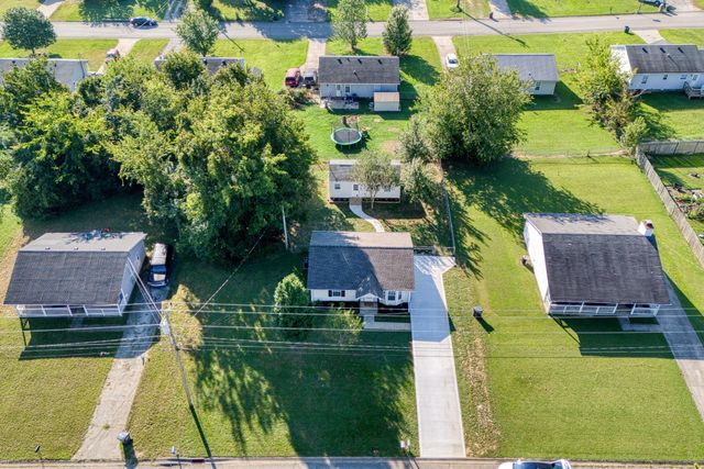 1033 Bush Ave, Oak Grove, KY 42262