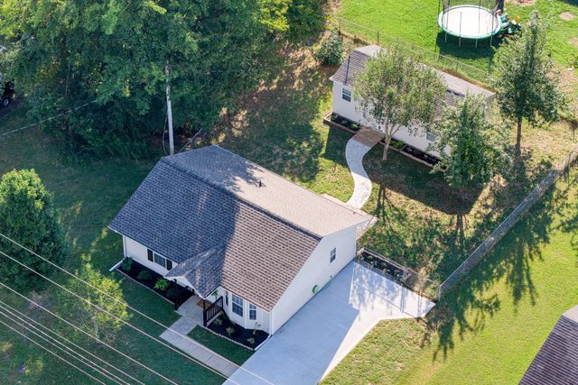1033 Bush Ave, Oak Grove, KY 42262