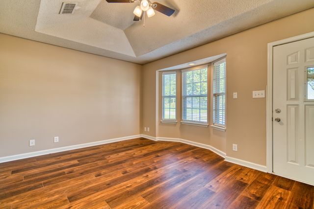 1033 Bush Ave, Oak Grove, KY 42262
