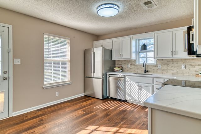 1033 Bush Ave, Oak Grove, KY 42262