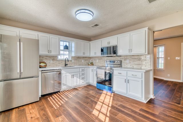 1033 Bush Ave, Oak Grove, KY 42262