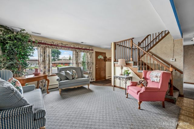 8284 W Ainslie Street, Norridge, IL 60706