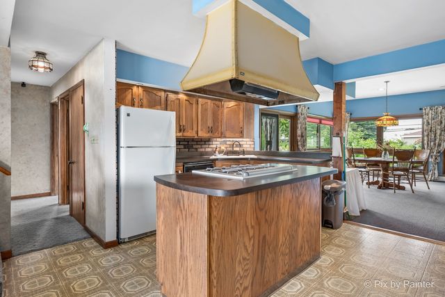 8284 W Ainslie Street, Norridge, IL 60706