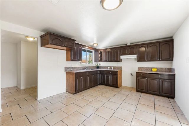 1252 E Avenue R6, Palmdale, CA 93550