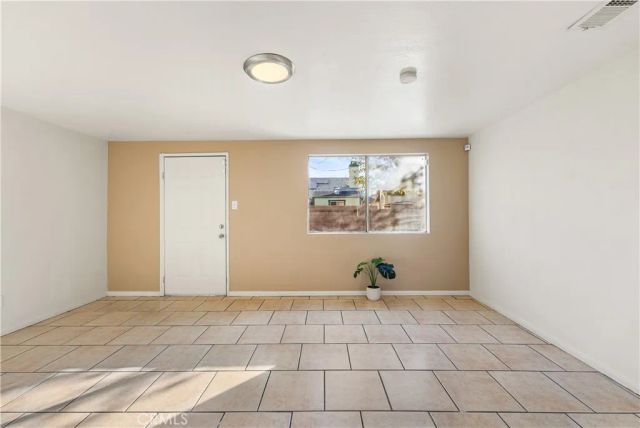 1252 E Avenue R6, Palmdale, CA 93550