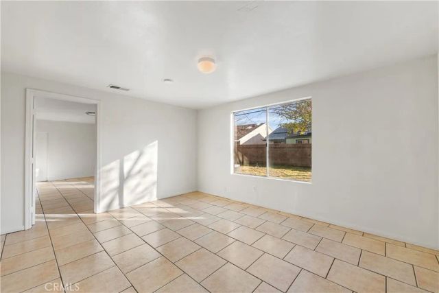 1252 E Avenue R6, Palmdale, CA 93550