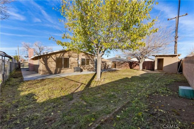 1252 E Avenue R6, Palmdale, CA 93550