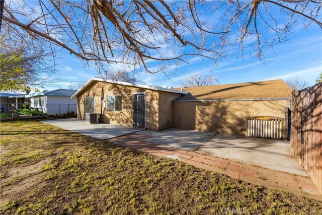 1252 E Avenue R6, Palmdale, CA 93550