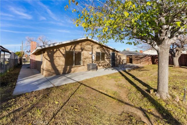 1252 E Avenue R6, Palmdale, CA 93550