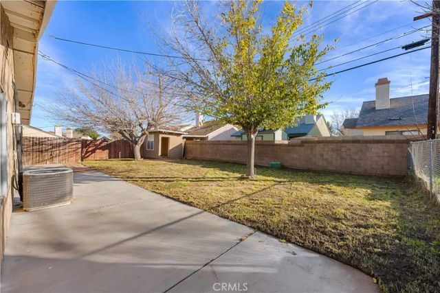 1252 E Avenue R6, Palmdale, CA 93550