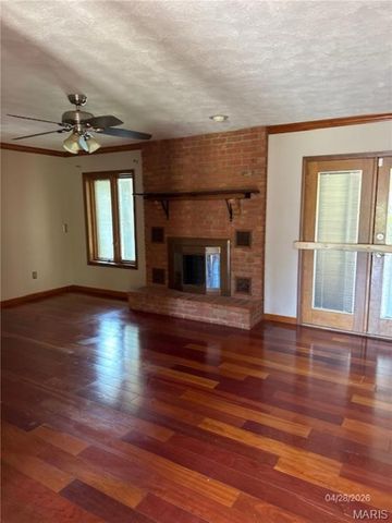200 Lake Lorraine Drive, Swansea, IL 62226