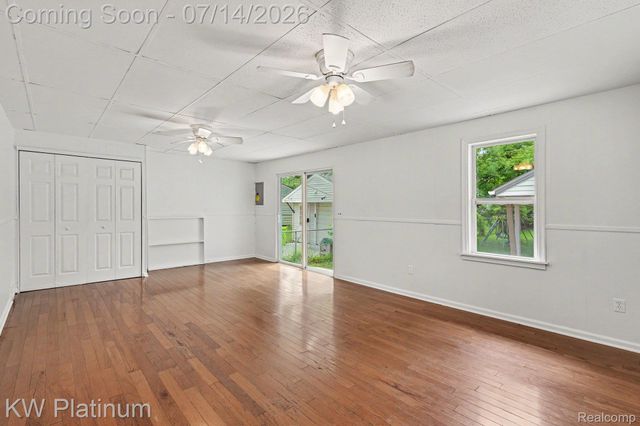 23755 Schroeder Avenue, Eastpointe, MI 48021