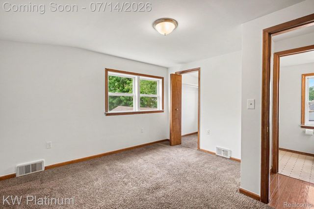 23755 Schroeder Avenue, Eastpointe, MI 48021