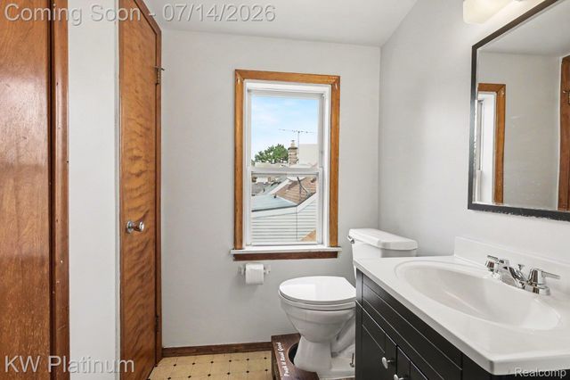 23755 Schroeder Avenue, Eastpointe, MI 48021