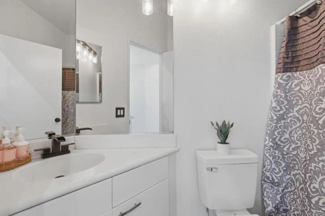 17 Calle De Vida 211, Rancho Santa Margarita, CA 92688