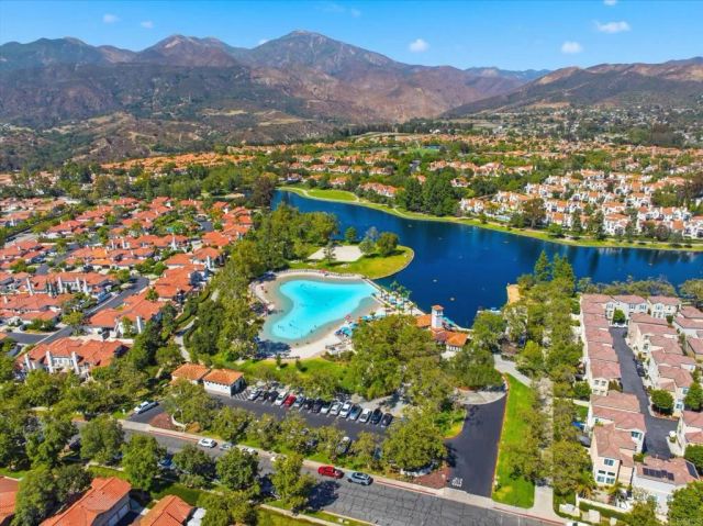 17 Calle De Vida 211, Rancho Santa Margarita, CA 92688