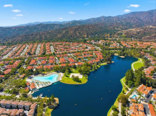 17 Calle De Vida 211, Rancho Santa Margarita, CA 92688