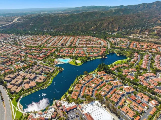 17 Calle De Vida 211, Rancho Santa Margarita, CA 92688