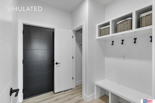 9221 Castle Pine Drive, Lincoln, NE 68516
