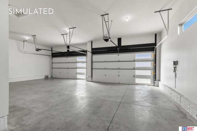 9221 Castle Pine Drive, Lincoln, NE 68516