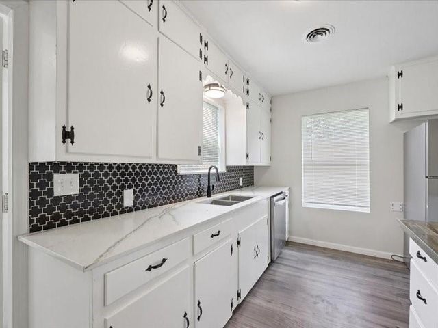 5395 Fairview Avenue, Beaumont, TX 77705