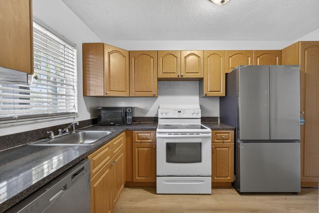 120 Sparrow Drive 113, Royal Palm Beach, FL 33411