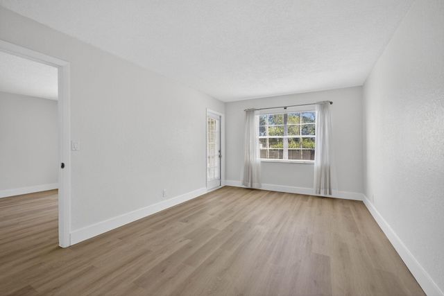 120 Sparrow Drive 113, Royal Palm Beach, FL 33411