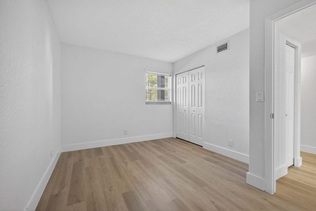 120 Sparrow Drive 113, Royal Palm Beach, FL 33411