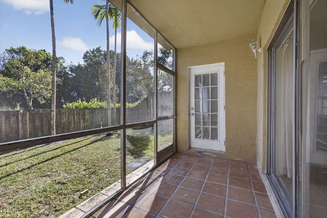 120 Sparrow Drive 113, Royal Palm Beach, FL 33411