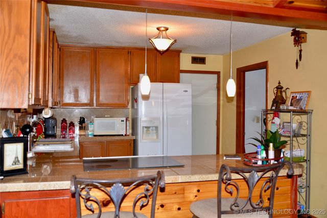 1409 N 5th Street, Henryetta, OK 74437