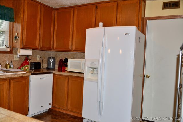 1409 N 5th Street, Henryetta, OK 74437