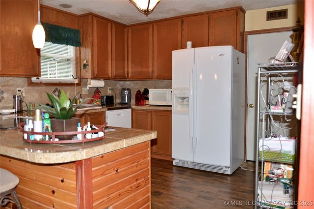 1409 N 5th Street, Henryetta, OK 74437