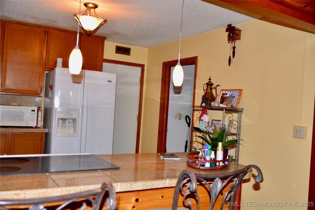 1409 N 5th Street, Henryetta, OK 74437