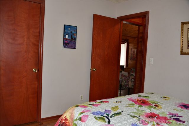 1409 N 5th Street, Henryetta, OK 74437