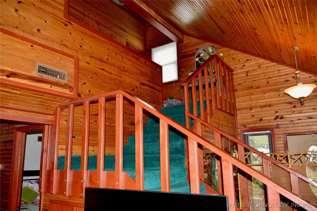 1409 N 5th Street, Henryetta, OK 74437