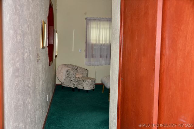 1409 N 5th Street, Henryetta, OK 74437