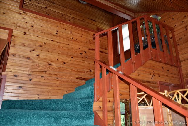 1409 N 5th Street, Henryetta, OK 74437