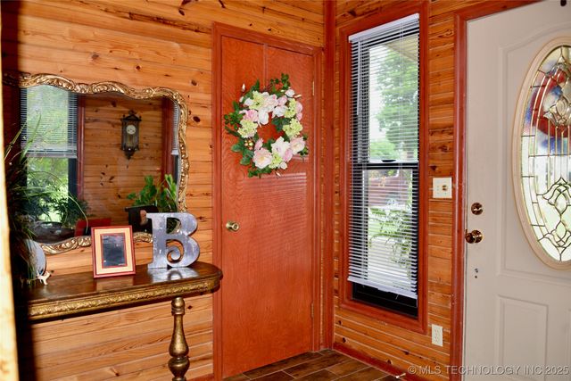 1409 N 5th Street, Henryetta, OK 74437