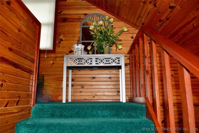 1409 N 5th Street, Henryetta, OK 74437