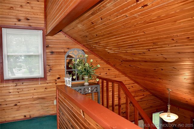 1409 N 5th Street, Henryetta, OK 74437