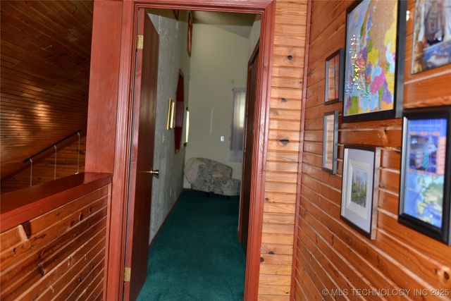 1409 N 5th Street, Henryetta, OK 74437